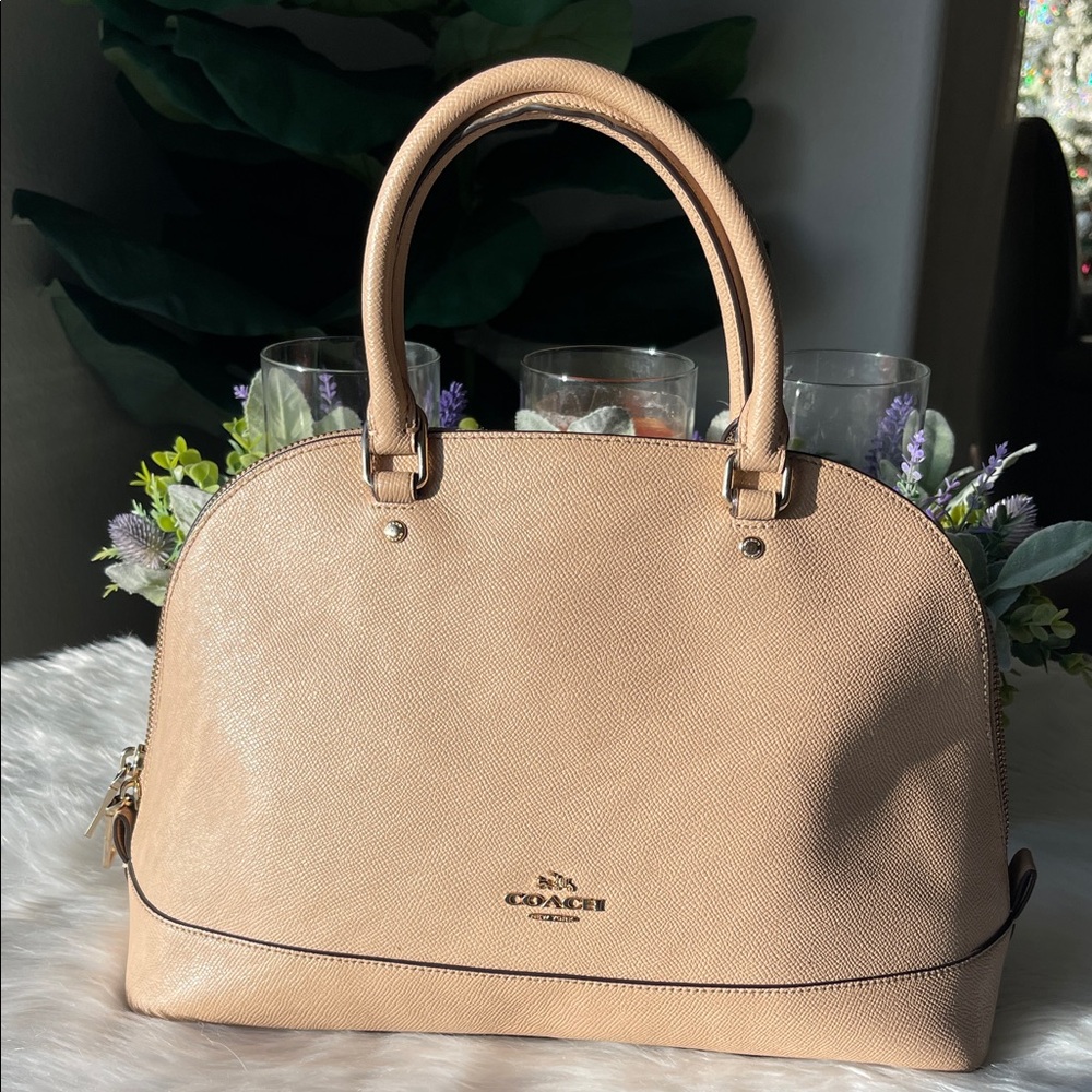 Coach Womens Sierra Handbag Beige With Detachable Strap Pebbled Leather